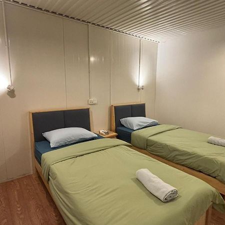 5 Minutes Airport Lodge Kampong Patagas Extérieur photo
