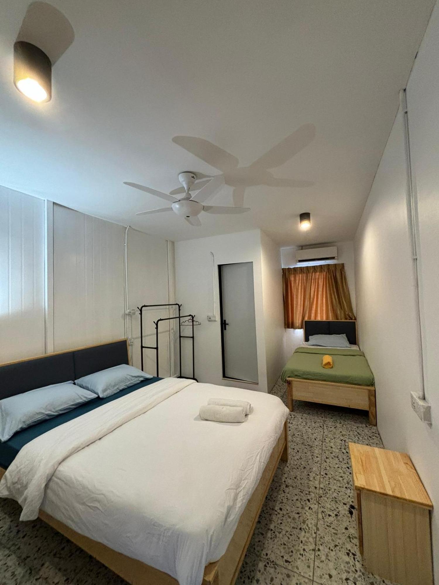 5 Minutes Airport Lodge Kampong Patagas Extérieur photo